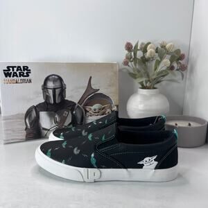 Star Wars Ground Up-Grogu Slip-On Black Sneaker Men 9/Women 10M Tried On